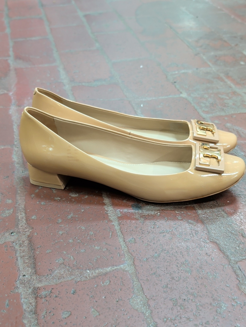 Tory Burch Gigi Block Heeled Pump - Picture 10 of 10